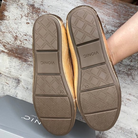 Vionic Shoes | Vionic Rose Gold Debbie Moccasin Flats 9 | Poshmark